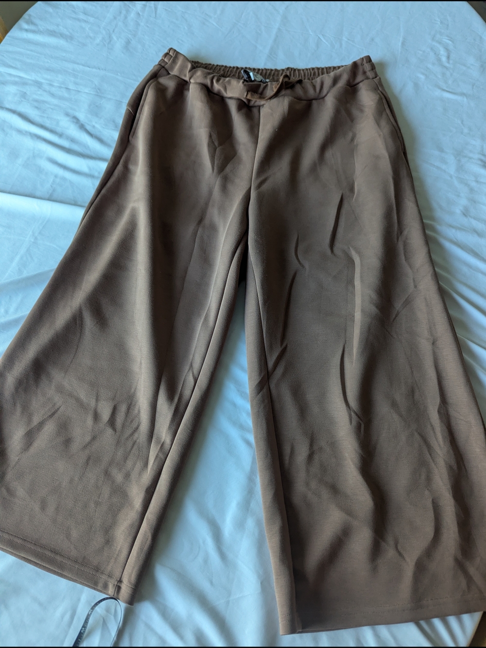 Willow Tree Wide-Leg Pull-On Capris - Brown